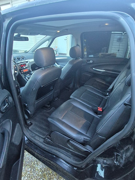 Ford S-MAX 5 of 8