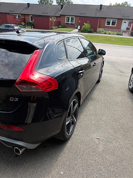 Volvo V40 3 of 6