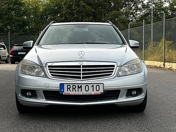 Mercedes-Benz C220 18 of 23