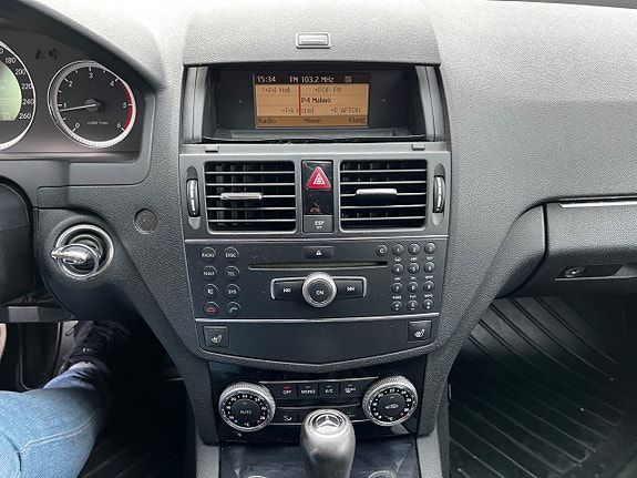 Mercedes-Benz C220 11 of 23