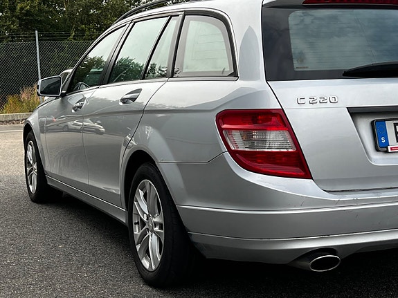 Mercedes-Benz C220 22 of 23