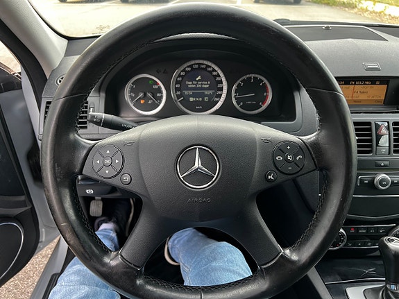 Mercedes-Benz C220 14 of 23