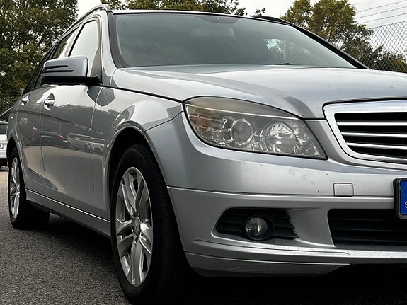 Mercedes-Benz C220 17 of 23