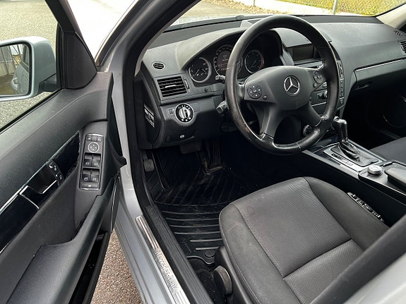 Mercedes-Benz C220 6 of 23