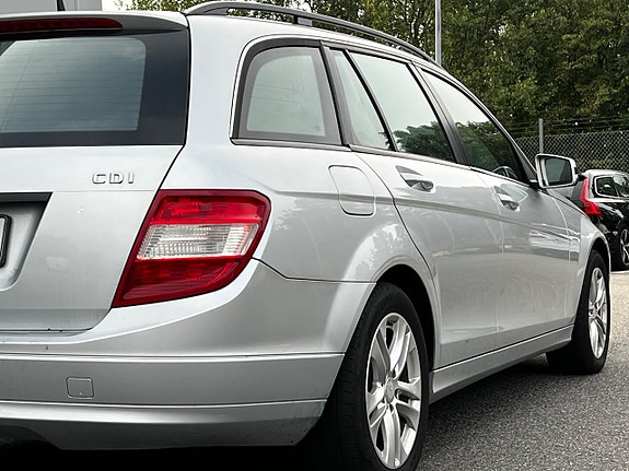 Mercedes-Benz C220 20 of 23