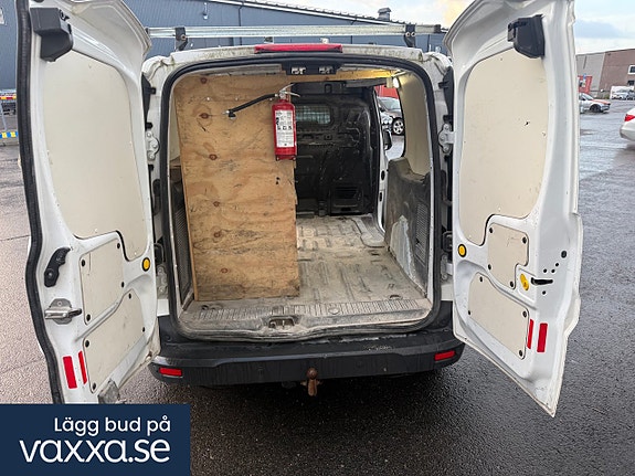 Ford Transit Connect 17 of 30