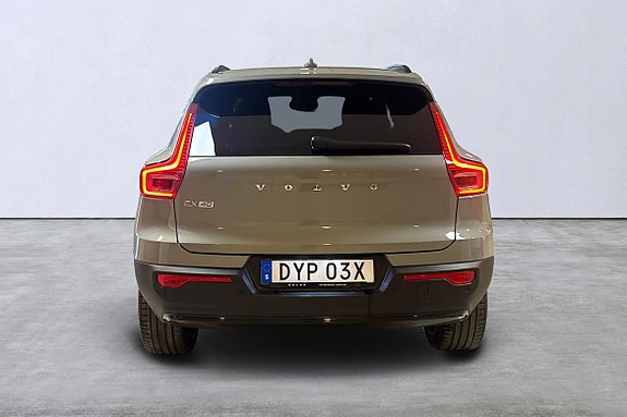 Volvo EX40 5 of 16
