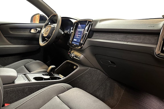 Volvo EX40 10 of 16