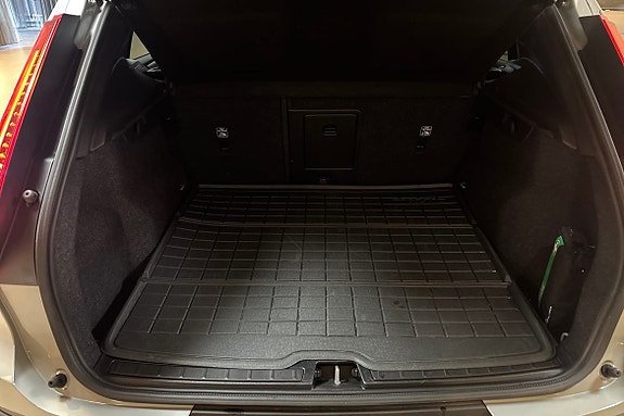 Volvo EX40 13 of 16