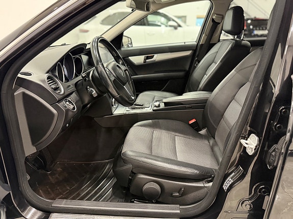 Mercedes-Benz C180 11 of 21