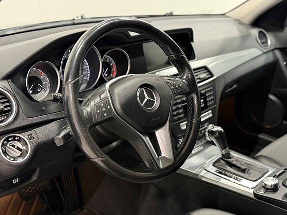 Mercedes-Benz C180 9 of 21