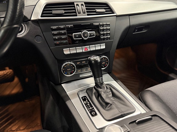 Mercedes-Benz C180 16 of 21
