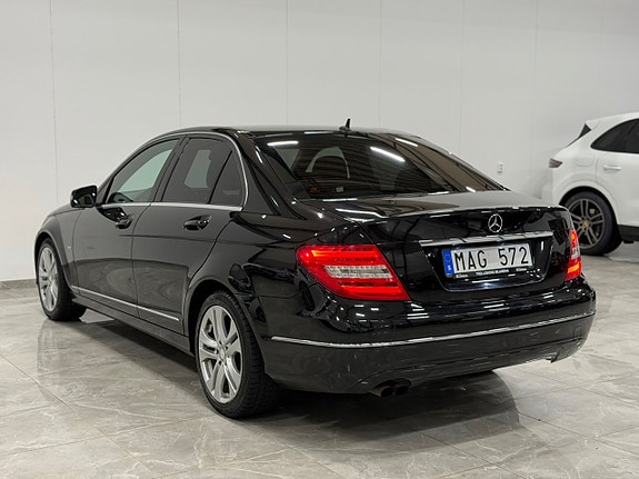 Mercedes-Benz C180 2 of 21