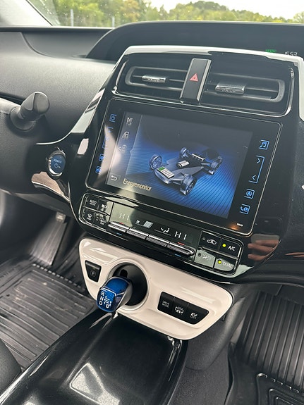 Toyota Prius Plug-in Hybrid 8 of 9