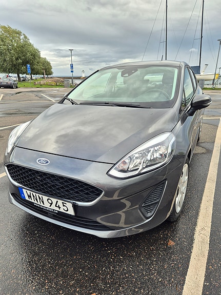 Ford Fiesta 2 of 6