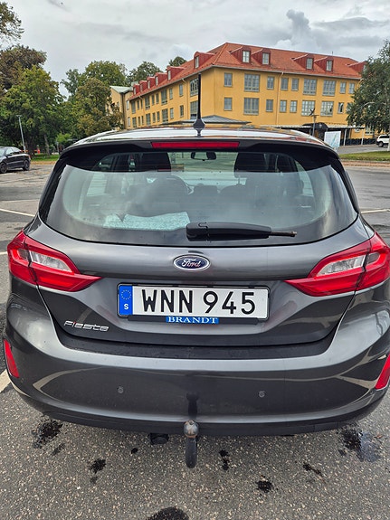 Ford Fiesta 4 of 6