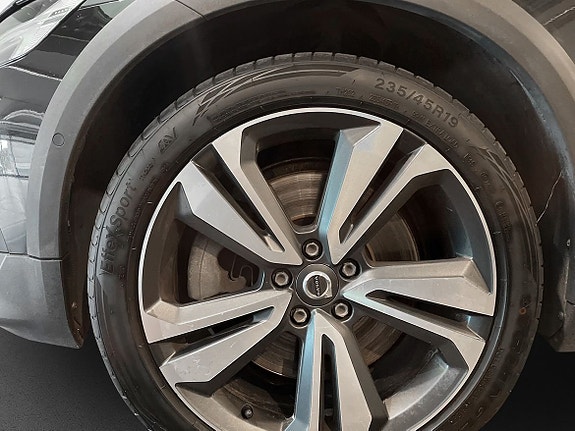 Volvo V60 Cross Country 5 of 10