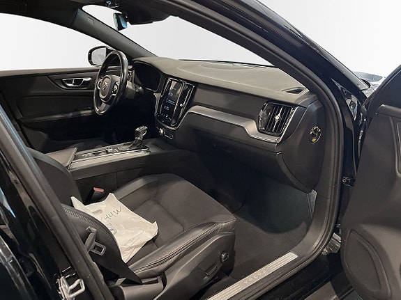 Volvo V60 Cross Country 9 of 10