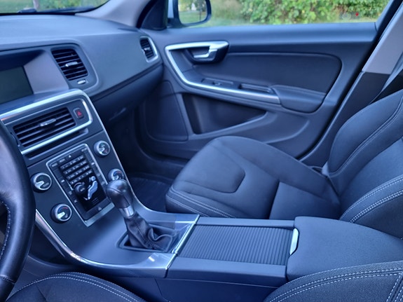 Volvo S60 11 of 17