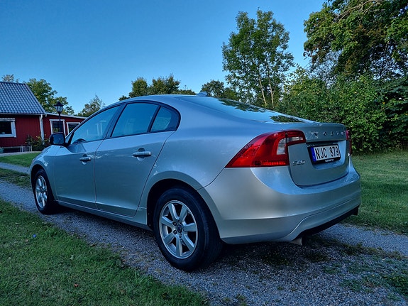 Volvo S60 8 of 17