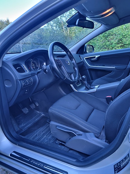 Volvo S60 10 of 17