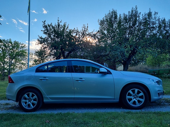 Volvo S60 5 of 17