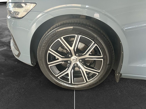 Volvo V60 9 of 13