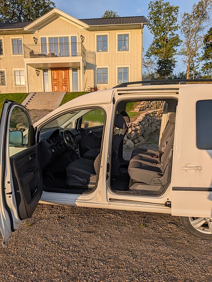 Volkswagen Caddy 2 of 6