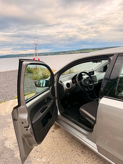 Volkswagen UP! 8 of 10