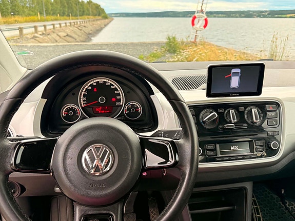 Volkswagen UP! 4 of 10