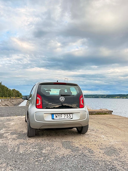 Volkswagen UP! 2 of 10