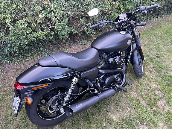 Harley-Davidson Street XG 750 2 of 8