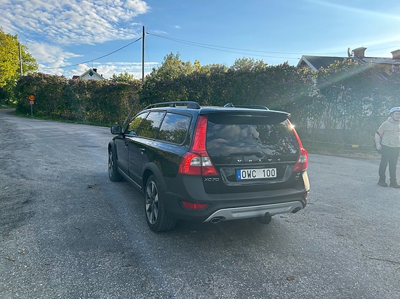 Volvo XC70 3 of 9