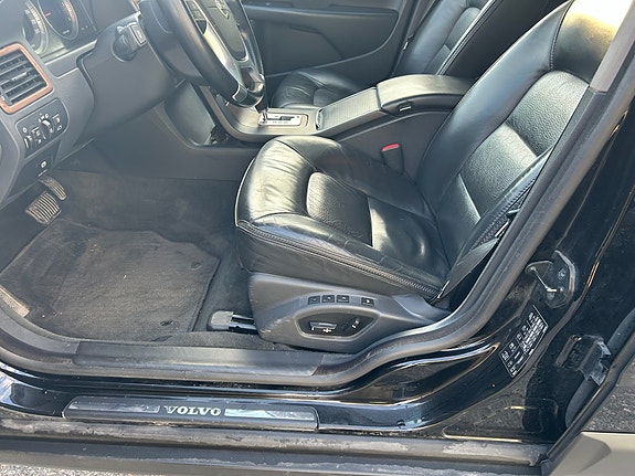 Volvo XC70 4 of 9
