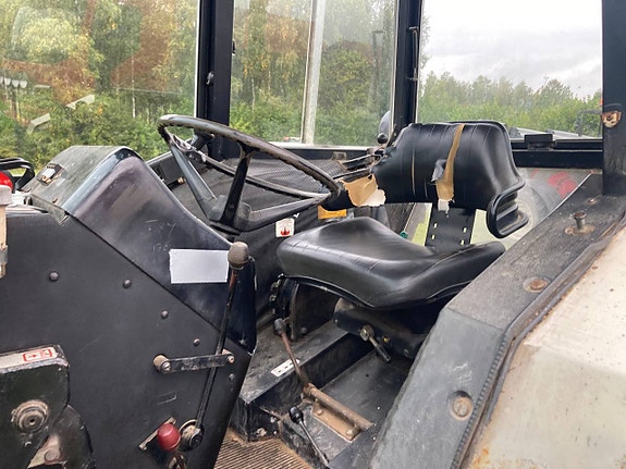 David Brown 990 med lastare och servo 10 of 12
