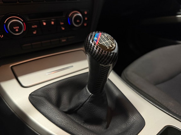 BMW 318d 8 of 12