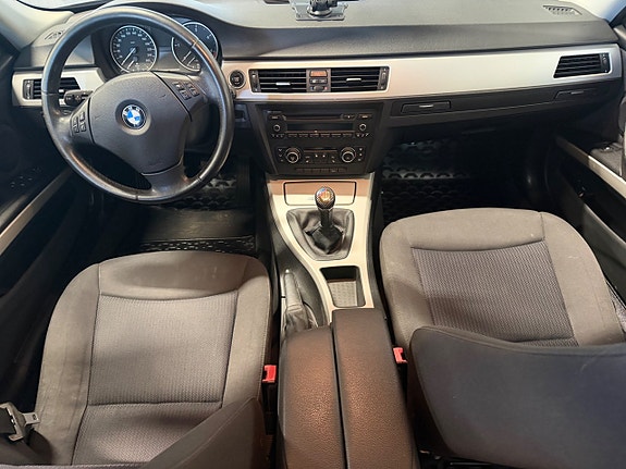 BMW 318d 5 of 12