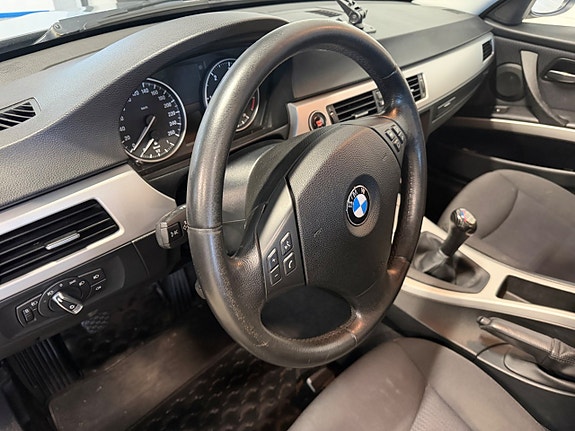 BMW 318d 9 of 12