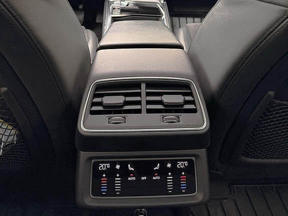 Audi e-tron 5 of 10