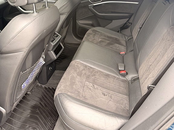 Audi e-tron 9 of 10