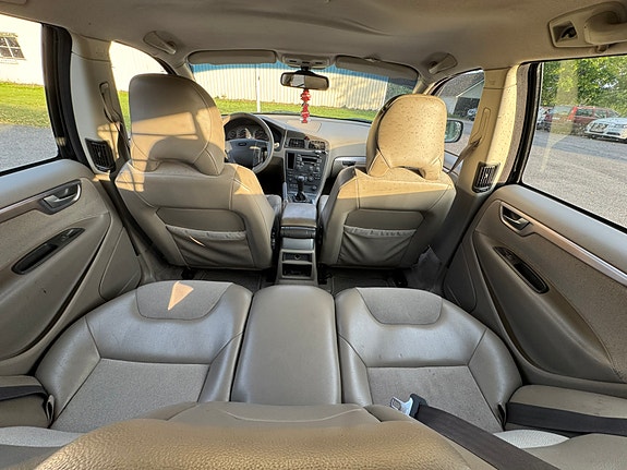Volvo XC70 5 of 7