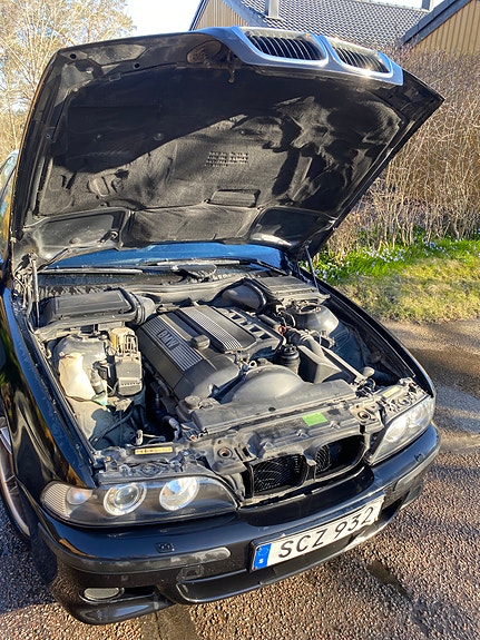 BMW 525i 5 of 6