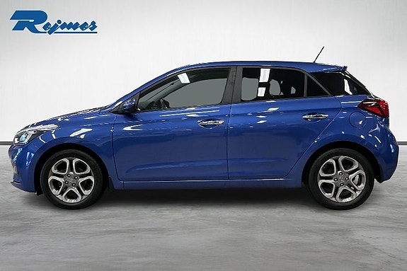 Hyundai i20 3 of 17