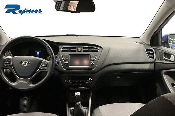 Hyundai i20 7 of 17