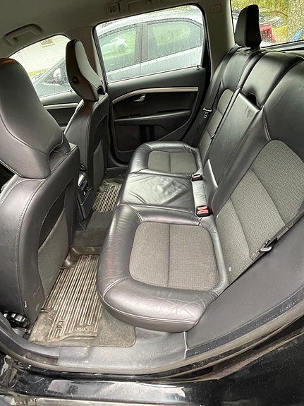 Volvo V70 5 of 6
