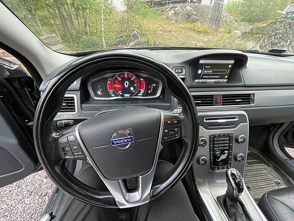Volvo V70 4 of 6