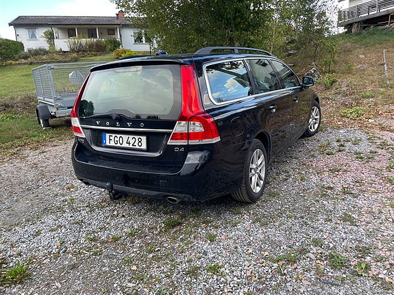 Volvo V70 3 of 6