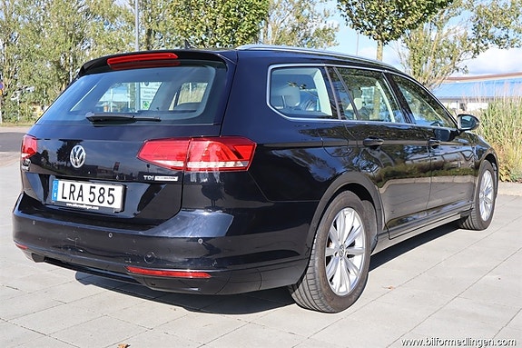 Volkswagen Passat 5 of 21