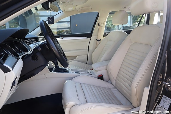 Volkswagen Passat 8 of 21