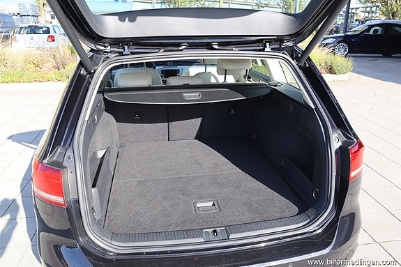 Volkswagen Passat 7 of 21